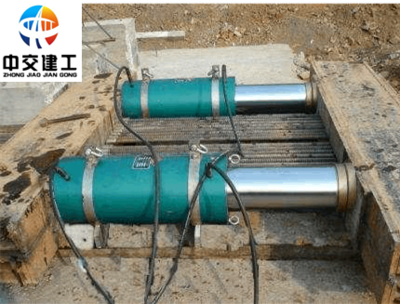 300吨顶推式千斤顶